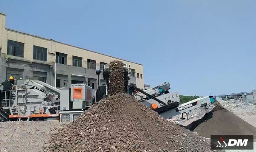 Mobile Crusher for Construction Waste Recycling Plant