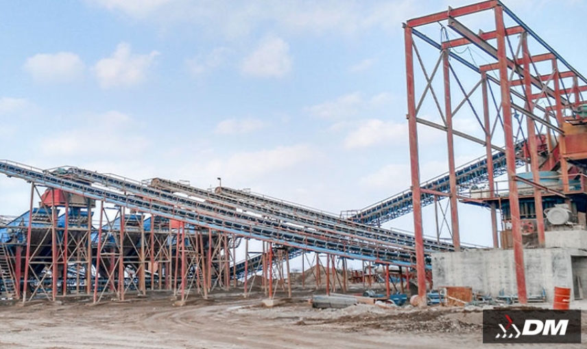 How does a rock crusher machine work?