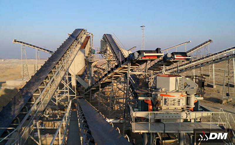 What is the working principle of crusher?